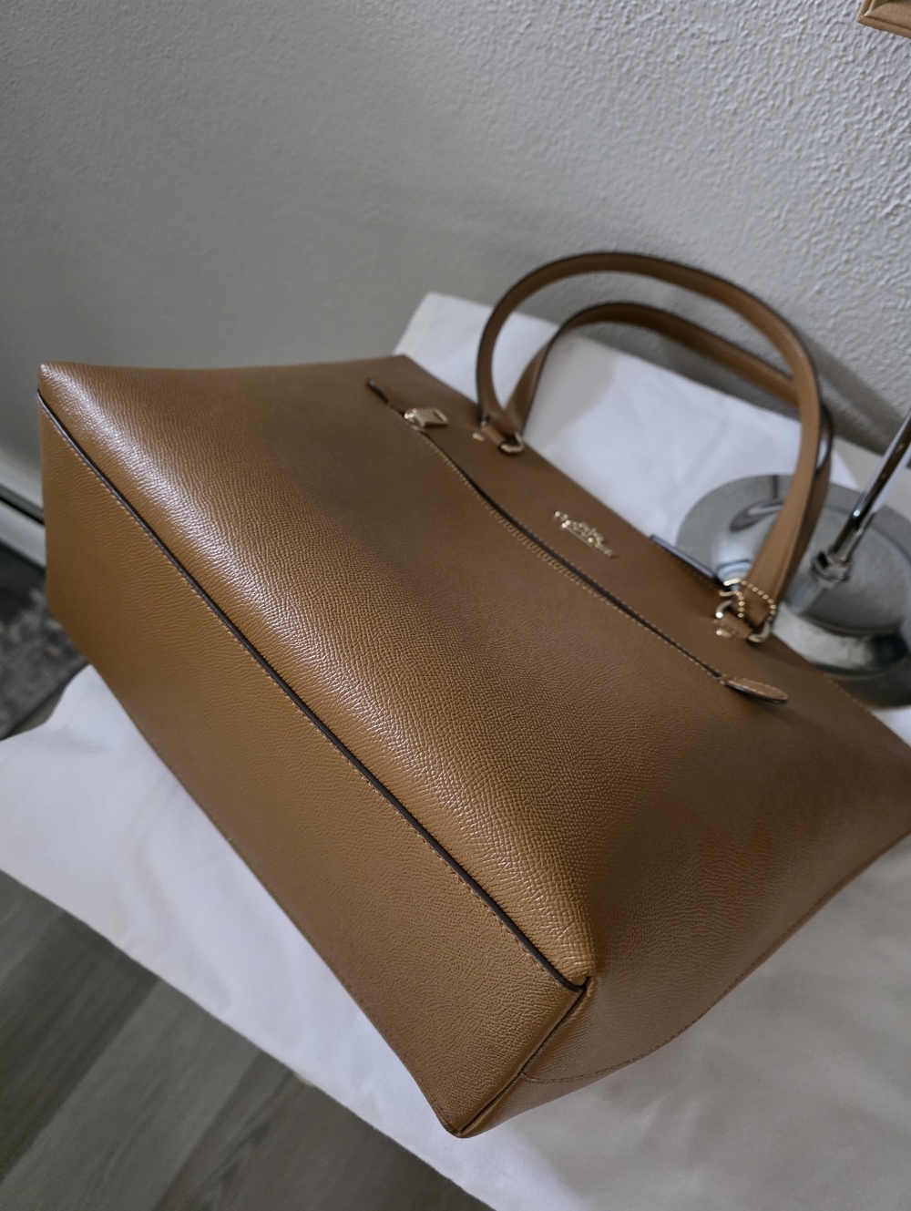 COACH Gallery Brown Tote 79608 - Picture 6 of 7